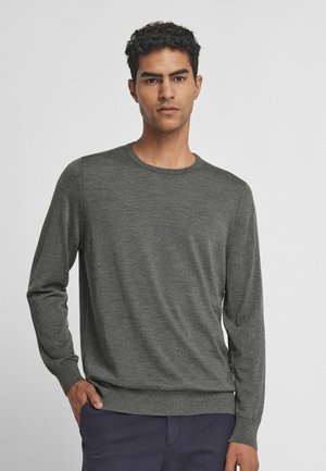 RUNDHALS  - Stickad tröja - Grey