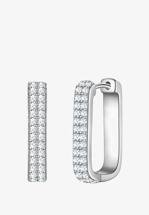 Pravokutne naušnice u obliku obruča u srebrnoj boji, ukrašene nizom prozirnih, sjajnih kamenčića duž prednjeg ruba s glatkom metalik završnom obradom.