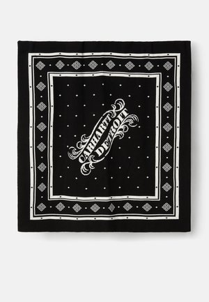 Bandana nera con testo bianco "Carhartt Detroit" in un font ornato, bordato da un motivo geometrico e piccoli dettagli bianchi.