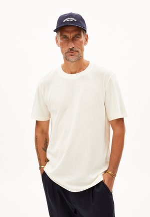 ARMEDANGELS MAARKOS WAFFLE - Basic T-shirt - oatmilk