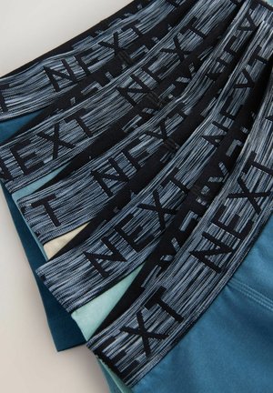 Pack mit dehnbaren Boxershorts in verschiedenen Blautönen, ausgestattet mit schwarzen elastischen Taillenbünden mit strukturierten Streifen und "NEXT"-Markenlogo.
