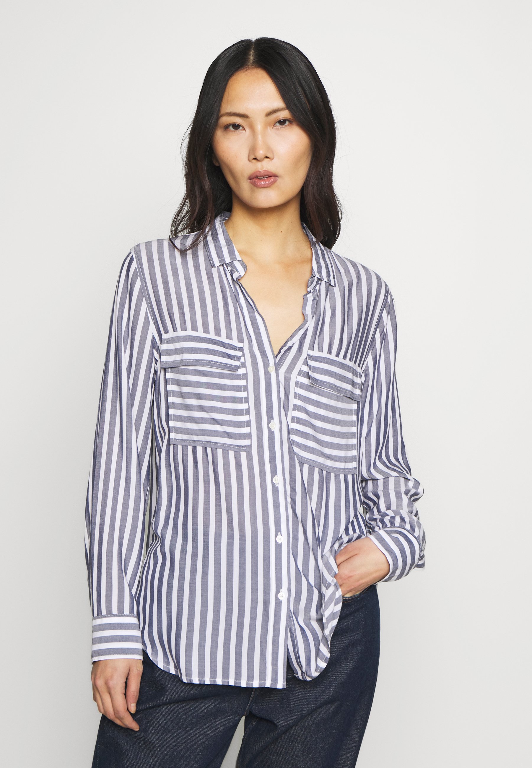 GAP V DRAPEY UTILITY SHIRT STP Skjorte navy Zalando.no GAP Skjorte - navy
