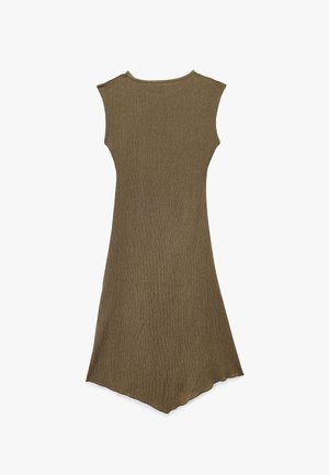 Khaki mouwloze jurk van gestructureerd ribfluweel materiaal, met een hoge halslijn en een asymmetrische zoom.