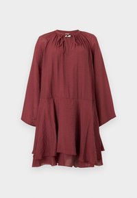 Sélectionné, oxblood red