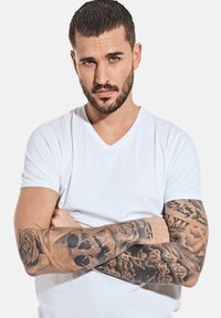 Emilio Adani MY FAVORITE - Basic T-shirt - weiß