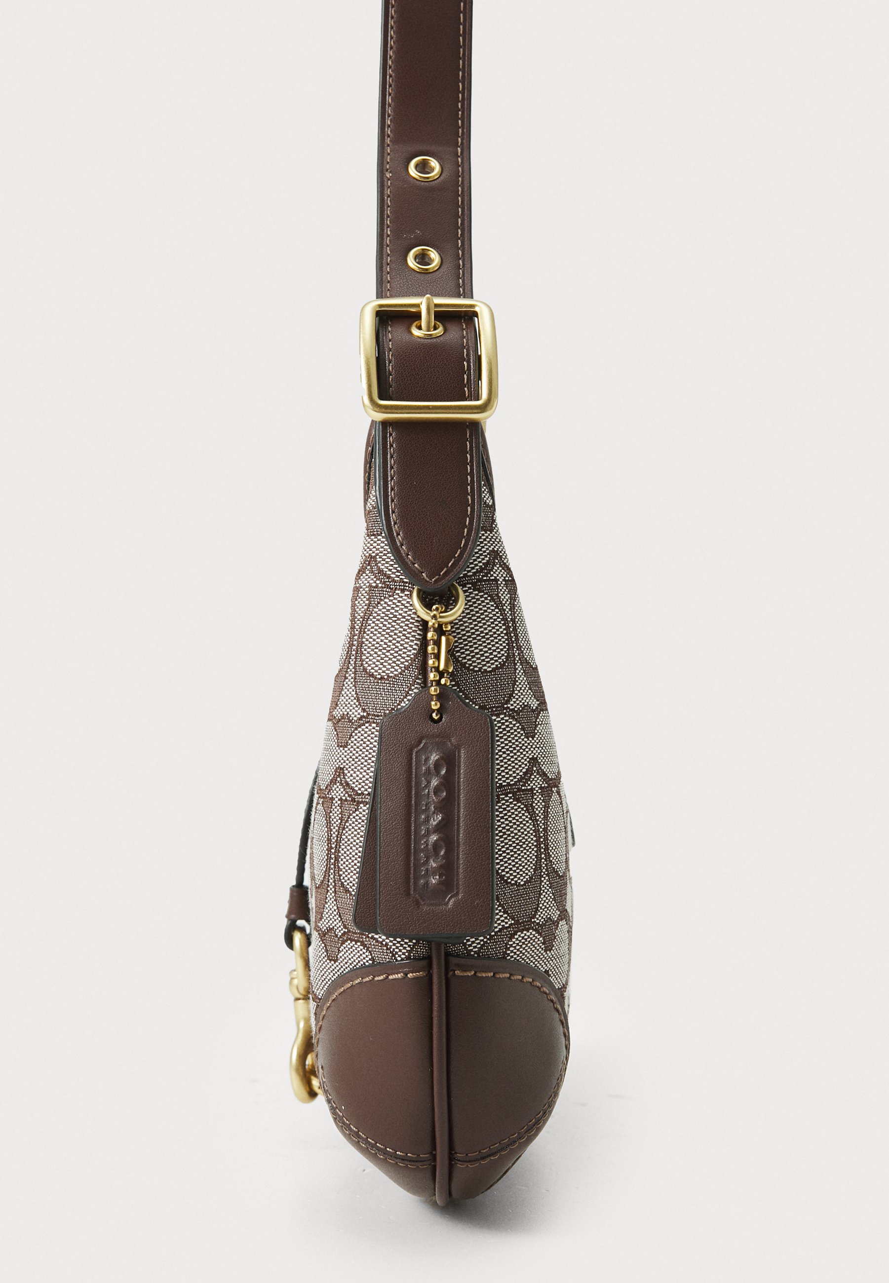 COACH HAMPTONS HOBO BAG IN SIGNATURE JACQUARD - Handbag - oak