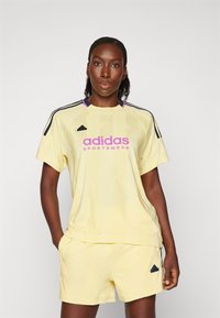 adidas Sportswear TIRO CUT STRIPES BOYFRIEND - Tričko s potlačou - almost yellow