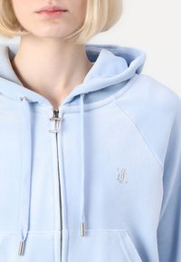Juicy Couture PISCES MADISON HOODIE - Φούτερ με φερμουάρ - light blue