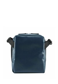 Navyblaue rechteckige Tasche mit glänzender Oberfläche, ausgestattet mit einem Reißverschluss an der Oberseite und einem verstellbaren schwarzen Gurt an einer Seite zum Tragen.