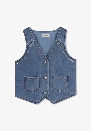 Gilet di denim con scollo a V, borchie d'argento lungo le spalle, due tasche frontali e chiusura con bottoni. Tessuto azzurro chiaro con taglio classico.