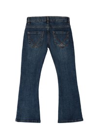 Jeans de campana en denim azul oscuro con un acabado desgastado, que presentan dos bolsillos traseros y detalles de costura en contraste.