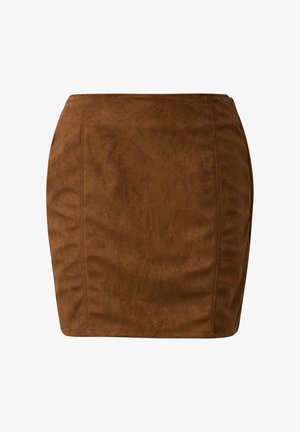 Mini gonna in suede marrone con taglio dritto, cuciture verticali impuntate e texture liscia, presentata su uno sfondo bianco.