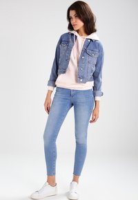 Urban Classics Džemperis ar kapuci - pink