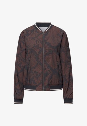 Bomberjacke mit braun-schwarzem Schlangenledermuster, Frontreißverschluss, Reißverschlusstaschen, gerippten Bündchen sowie gestreiftem Kragen und Saum.
