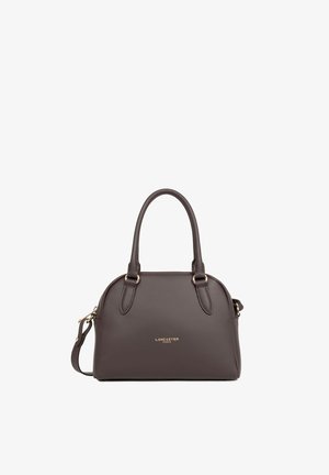 Sac à main en cuir marron foncé avec deux poignées et une bandoulière amovible, équipé de ferrures dorées et du logo Lancaster Paris.