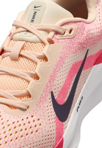 Nike Performance AIR WINFLO 11 - Hardloopschoenen voor op de weg - orange