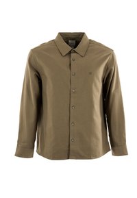 Camisa de manga larga verde oliva hecha de algodón, con cuello abotonado, cierre frontal de botones y un pequeño logo en el pecho.