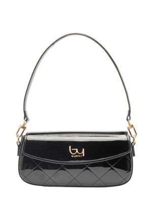 Borsa a tracolla in pelle verniciata nera con motivo trapuntato, logo dorato sulla patta frontale e tracolla removibile con fibbie dorate.