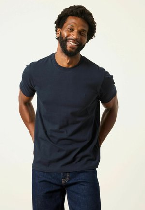 FatFace, TALL FIT - SHORT SLEEVE T-SHIRT 3 PACK - T-Shirt basic - navy burgundy green