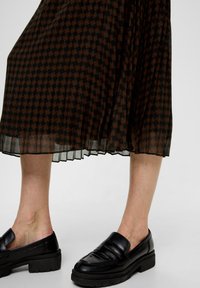 s.Oliver BLACK LABEL Jupe trapèze - schwarz