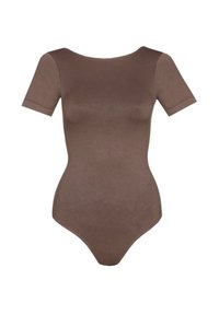 Bruin body met korte mouwen, gemaakt van een gladde stof. Voorzien van een ronde halslijn en een strakke pasvorm, ontworpen voor een gestroomlijnde silhouet.