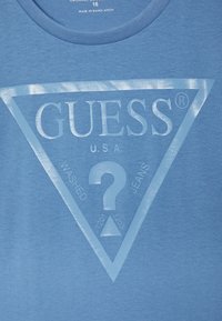 Guess JUNIOR CORE - T-shirt estampada - bacopa