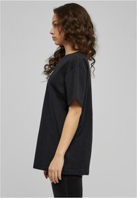 Karl Kani SMALL RETRO OS TEE - Tričko s potlačou - black