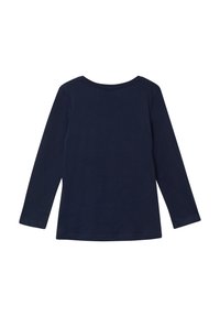 Marineblauwe blouse met lange mouwen van zachte stof. Heeft een ronde halslijn en eenvoudige stiksel langs de zoom en mouwen.