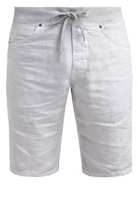 Shorts gris clair aux genoux avec poches avant et taille élastiquée avec cordon noué, en tissu texturé.