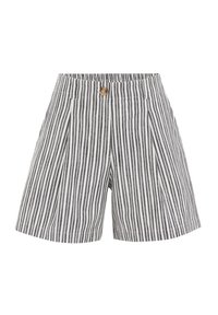 Pantaloni shorts a vita alta con strisce verticali bianche e nere, chiusura con bottone e due tasche anteriori.