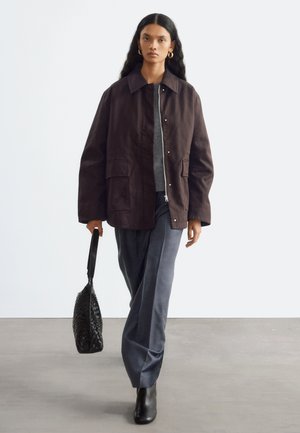 & OTHER STORIES, & OTHER STORIES OVERSIZED DRAWSTRING UTILITY JACKET - Manteau court - dark brown