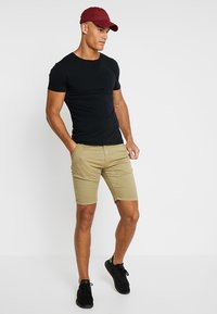 Alpha Industries KEROSENE - Shorts - light olive