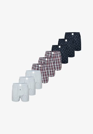 Conjunto de bóxers para hombre en gris claro, azul marino con patrones y cuadros rojos. Cada par presenta una cintura elástica y una etiqueta en la parte trasera.