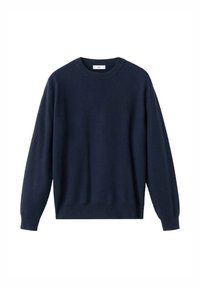 Marineblauer gestrickter Pullover mit rundem Ausschnitt, fallenden Schultern und gerippten Bündchen sowie Saum. Glatte Textur und lockere Passform.