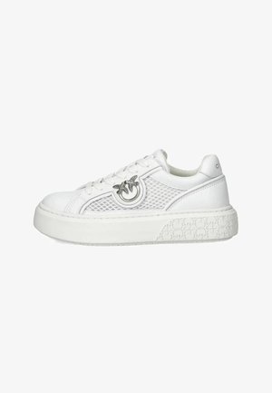 Sneaker platform bianco con pannelli laterali in mesh, decorazione metallica argentata a forma di uccello vicino ai lacci e motivo testurizzato sulla suola.