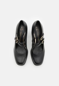Marco Tozzi Platform magas sarkúk - black