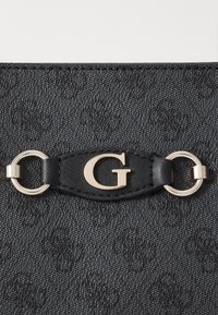 Thumbnail Image 4