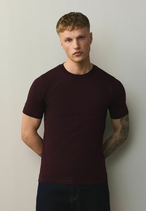 Next, - T-shirt basic