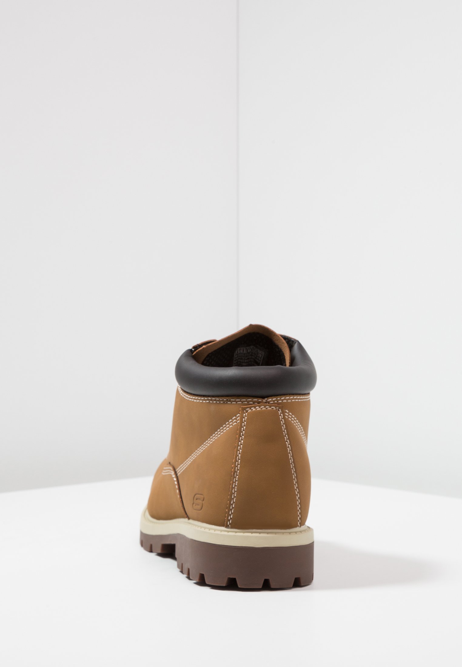 skechers relaxed fit dorados