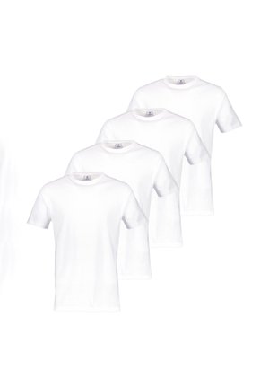 Neljä yksiväristä valkoista lyhythihasta pyöreäkaulaista t-paitaa pinoa vinoittain valkoista taustaa vasten.