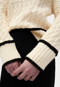 Marks & Spencer Sweter