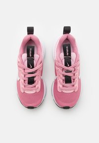 Nike Sportswear AIR MAX INTRLK LITE - Tenisice - pink