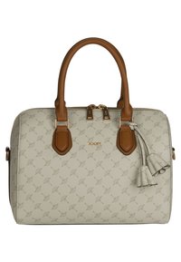 Beżowa skórzana torebka z brązowymi akcentami, podwójnymi uchwytami na górze, zamkiem błyskawicznym, tłoczonym wzorem i ozdobnymi frędzlami po bokach.