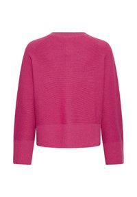 Pulover tricotat roz cu o formă pătrată, decolteu rotund și margine ribonată. Are mâneci lungi cu un model de tricotaj texturat pe corp.