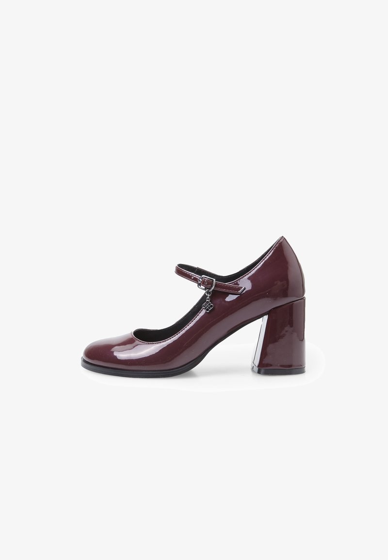 Bata Avokkaat - bordeaux