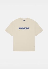 Beżowa bawełniana koszulka z krótkim rękawem, z niebieskim haftowanym logo "AVX" oraz napisem "AVIREX DEPT." poniżej. Klasyczny krój z okrągłym dekoltem.