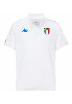 T-shirt de sport blanc à manches courtes avec écusson tricolore italien sur la poitrine et logo bleu Kappa sur le côté opposé, conçu pour l'équipe nationale d'Italie.