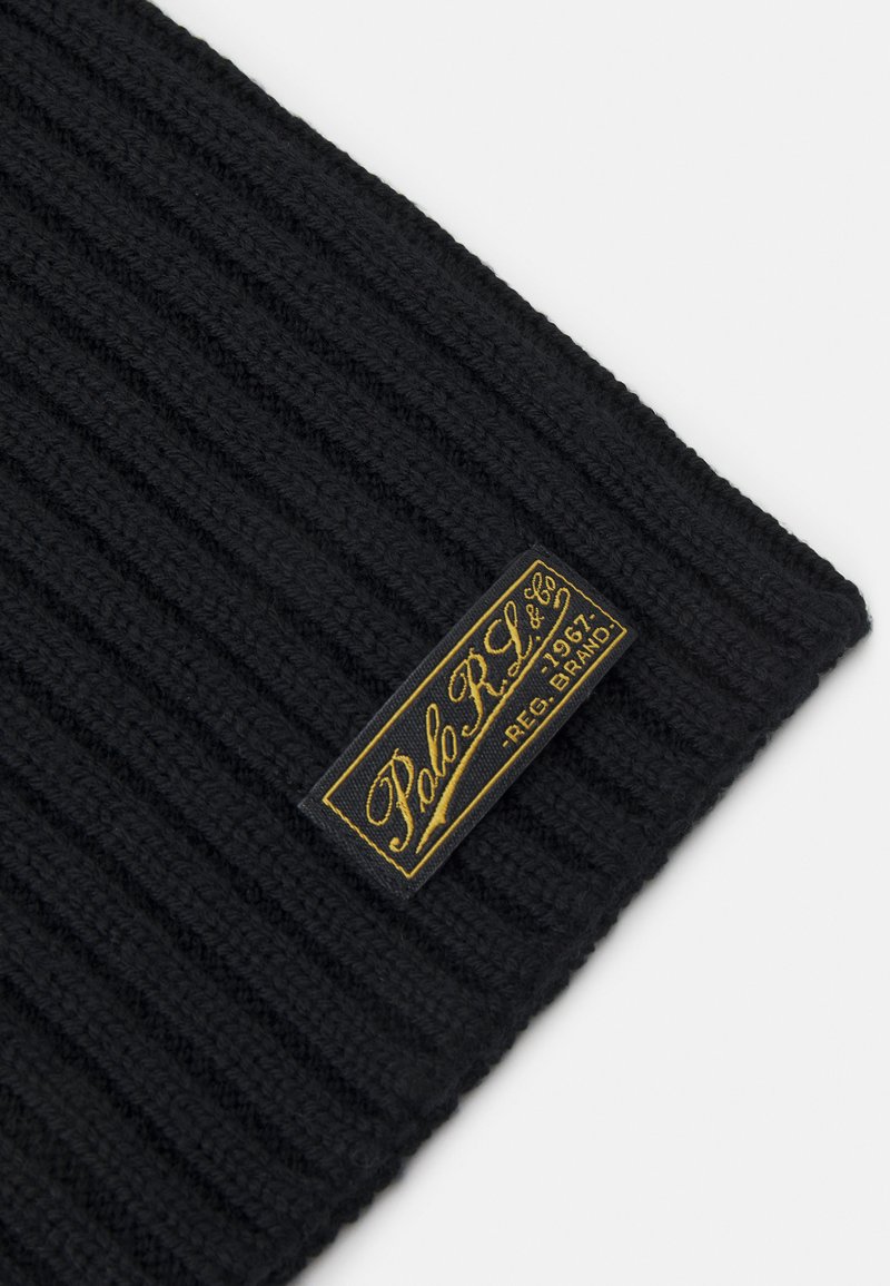 skully hat polo