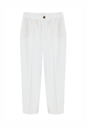 Pantaloni albi personalizați, cu pliuri frontale, buzunare laterale, nasturi la închidere și tivuri la glezne.