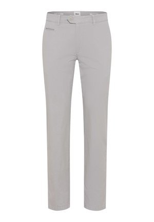 Lichtgrijze slim-fit herenbroek met knoopsluiting, riemlussen en een klein horizontaal voorzakje aan de rechterkant.